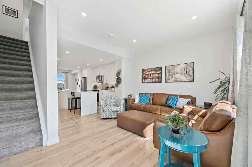 MLS® A2265410 - 157 Les Jardins Park SE in Douglasdale/Glen Calgary, Residential