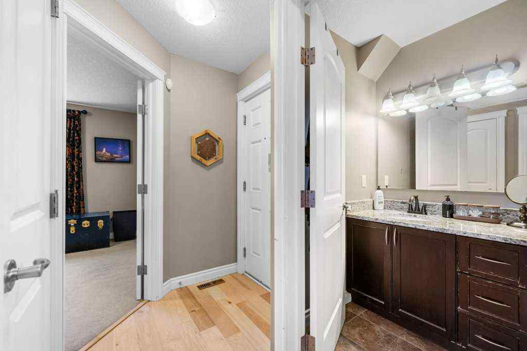 MLS® A2265427 - Unit #201 1920 26 Street SW in Killarney/Glengarry Calgary, Residential