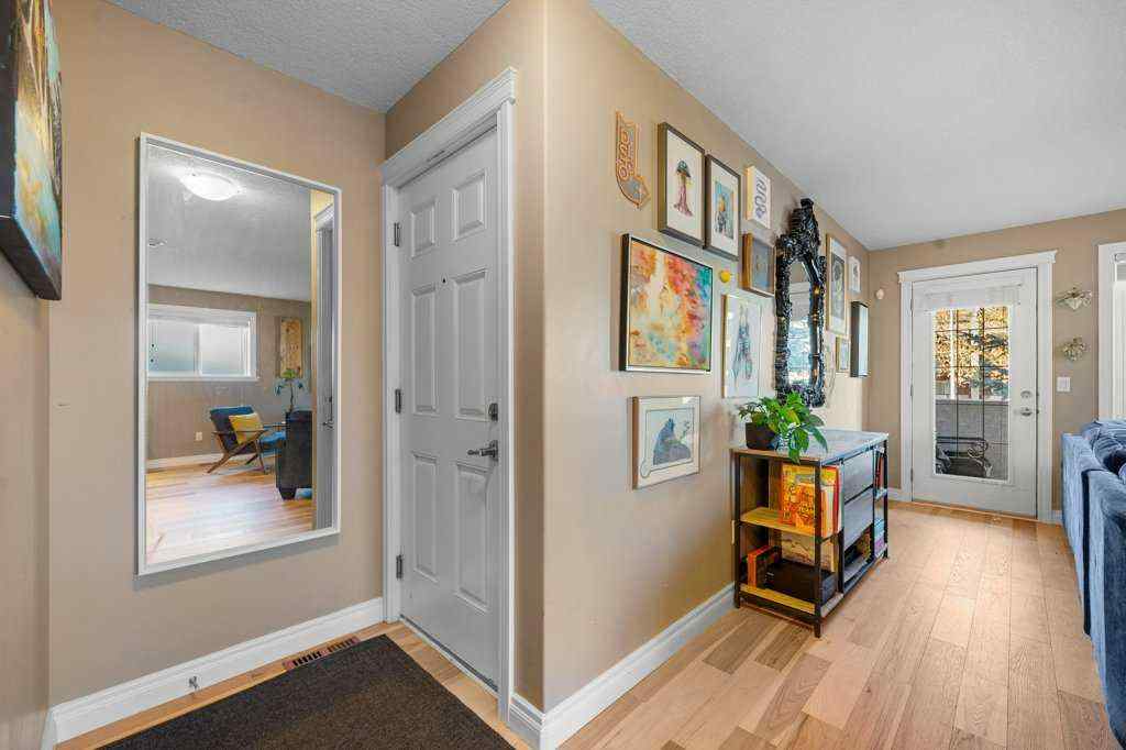MLS® A2265427 - Unit #201 1920 26 Street SW in Killarney/Glengarry Calgary, Residential