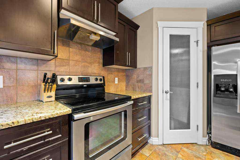 MLS® A2265427 - Unit #201 1920 26 Street SW in Killarney/Glengarry Calgary, Residential