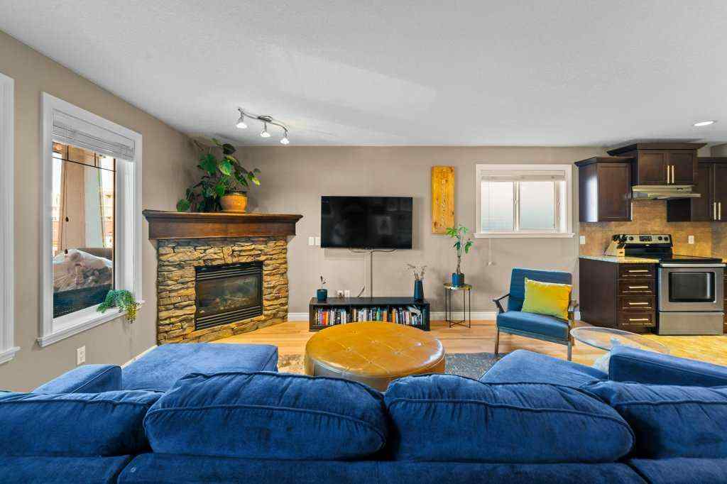 MLS® A2265427 - Unit #201 1920 26 Street SW in Killarney/Glengarry Calgary, Residential