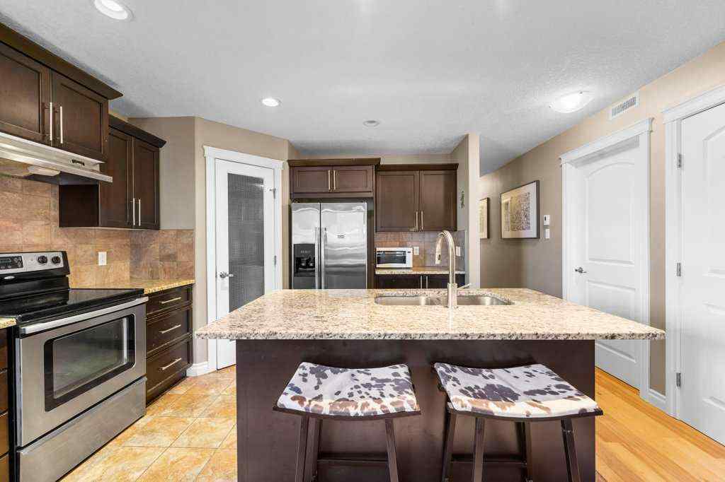 MLS® A2265427 - Unit #201 1920 26 Street SW in Killarney/Glengarry Calgary, Residential