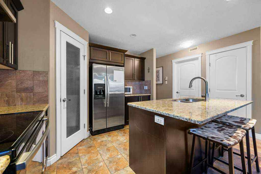 MLS® A2265427 - Unit #201 1920 26 Street SW in Killarney/Glengarry Calgary, Residential