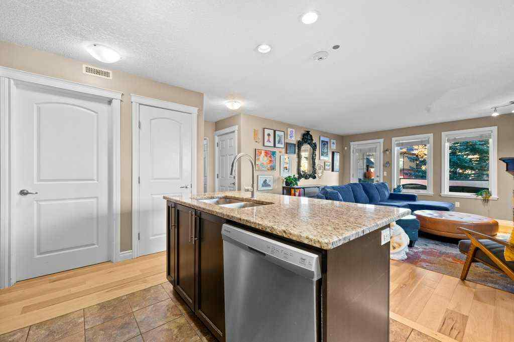 MLS® A2265427 - Unit #201 1920 26 Street SW in Killarney/Glengarry Calgary, Residential