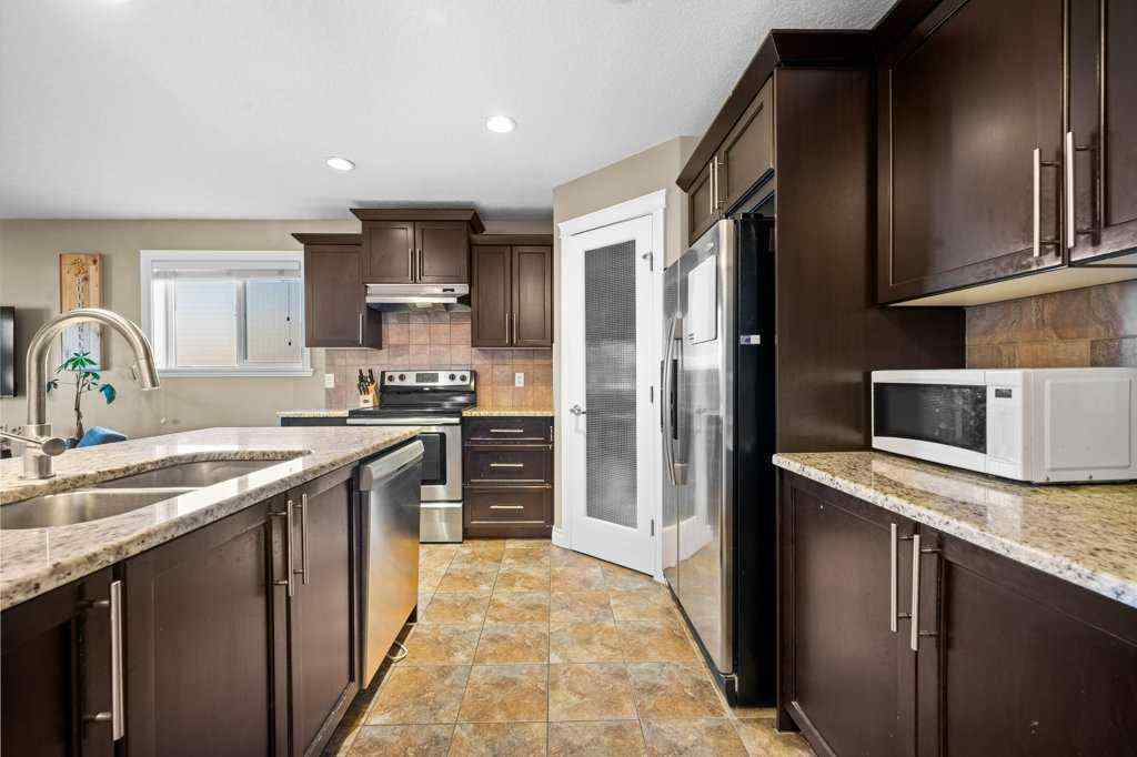 MLS® A2265427 - Unit #201 1920 26 Street SW in Killarney/Glengarry Calgary, Residential