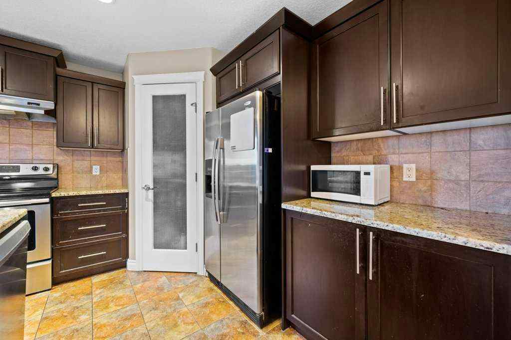 MLS® A2265427 - Unit #201 1920 26 Street SW in Killarney/Glengarry Calgary, Residential