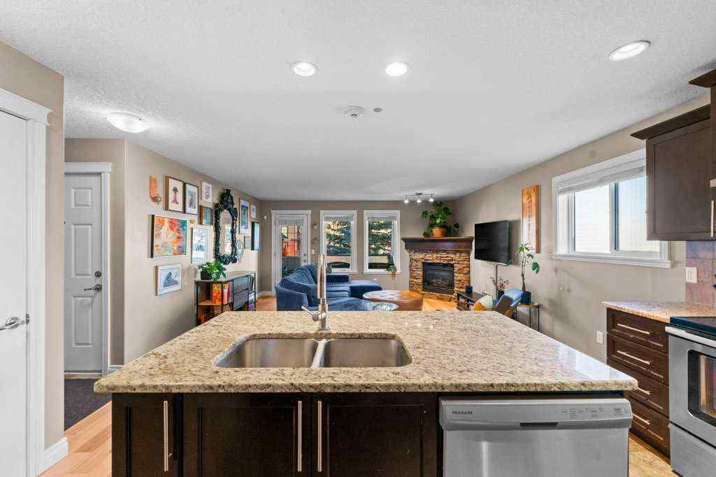 MLS® A2265427 - Unit #201 1920 26 Street SW in Killarney/Glengarry Calgary, Residential