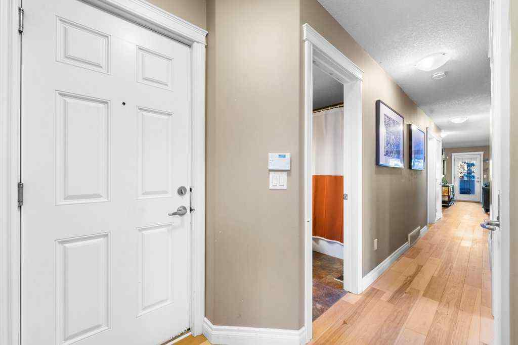 MLS® A2265427 - Unit #201 1920 26 Street SW in Killarney/Glengarry Calgary, Residential