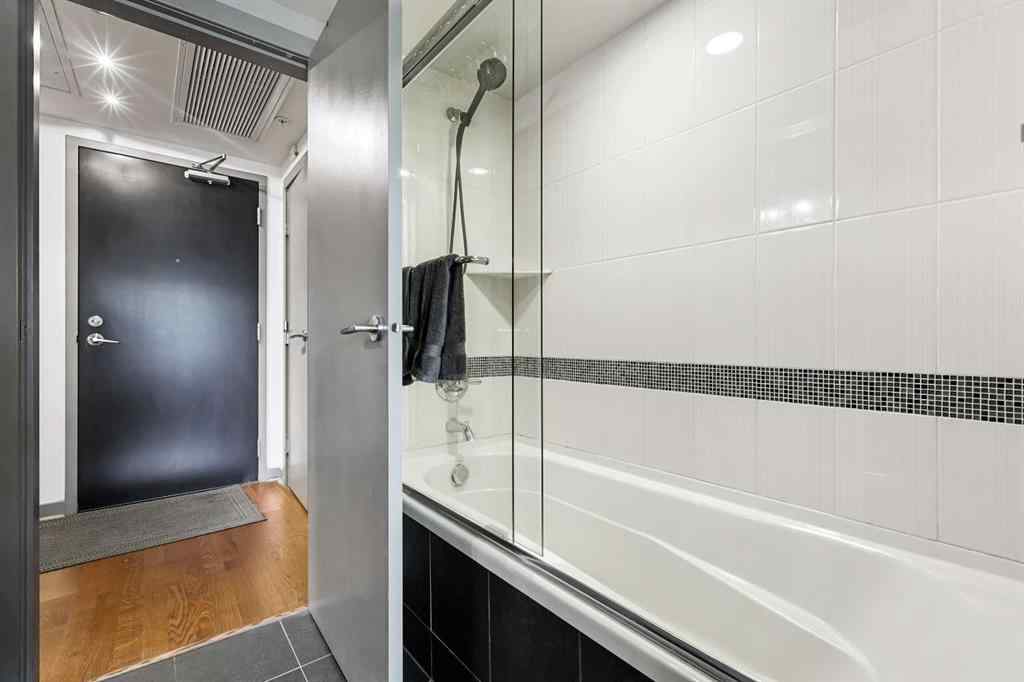 MLS® A2265432 - Unit #1708 888 4 Avenue SW in Downtown Commercial Core Calgary, Residential