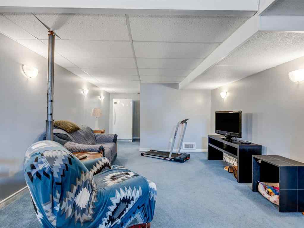 MLS® A2265435 - 9 Hunters Mews  in Hunters Glen Okotoks, Residential