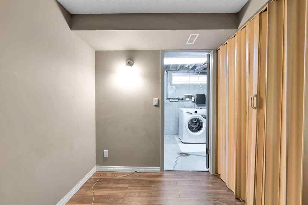 MLS® A2265438 - 47 Edgedale Road NW in Edgemont Calgary, Residential