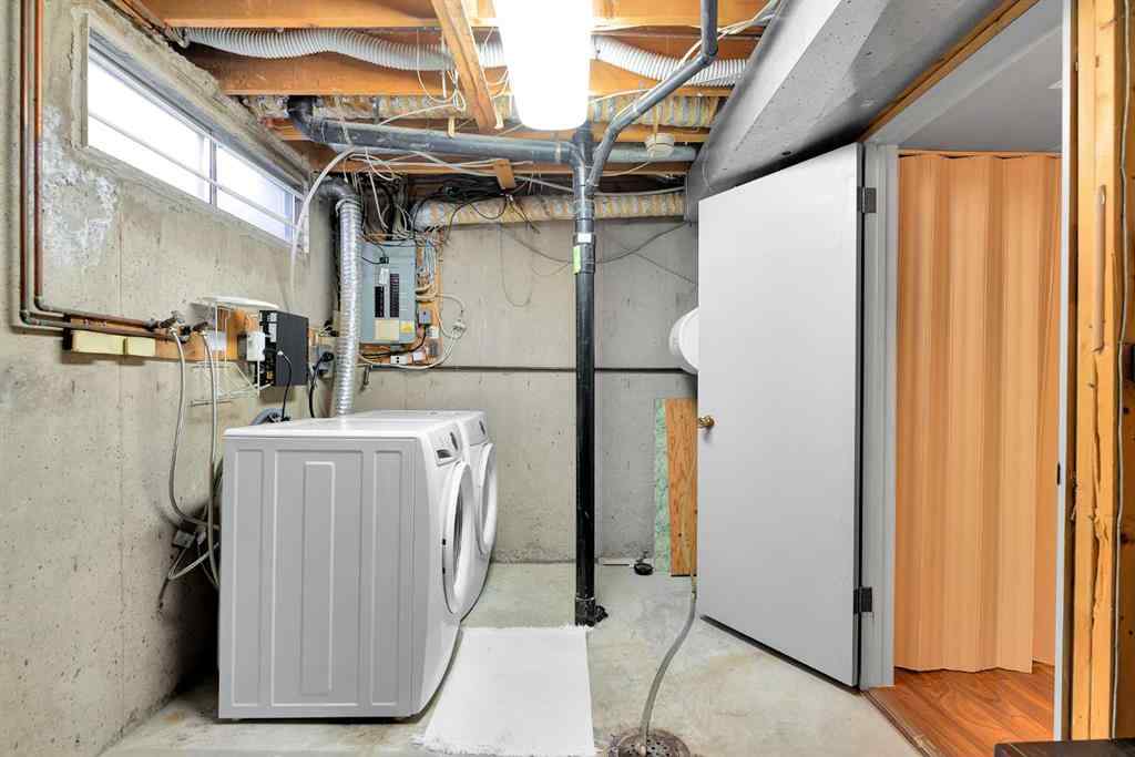 MLS® A2265438 - 47 Edgedale Road NW in Edgemont Calgary, Residential