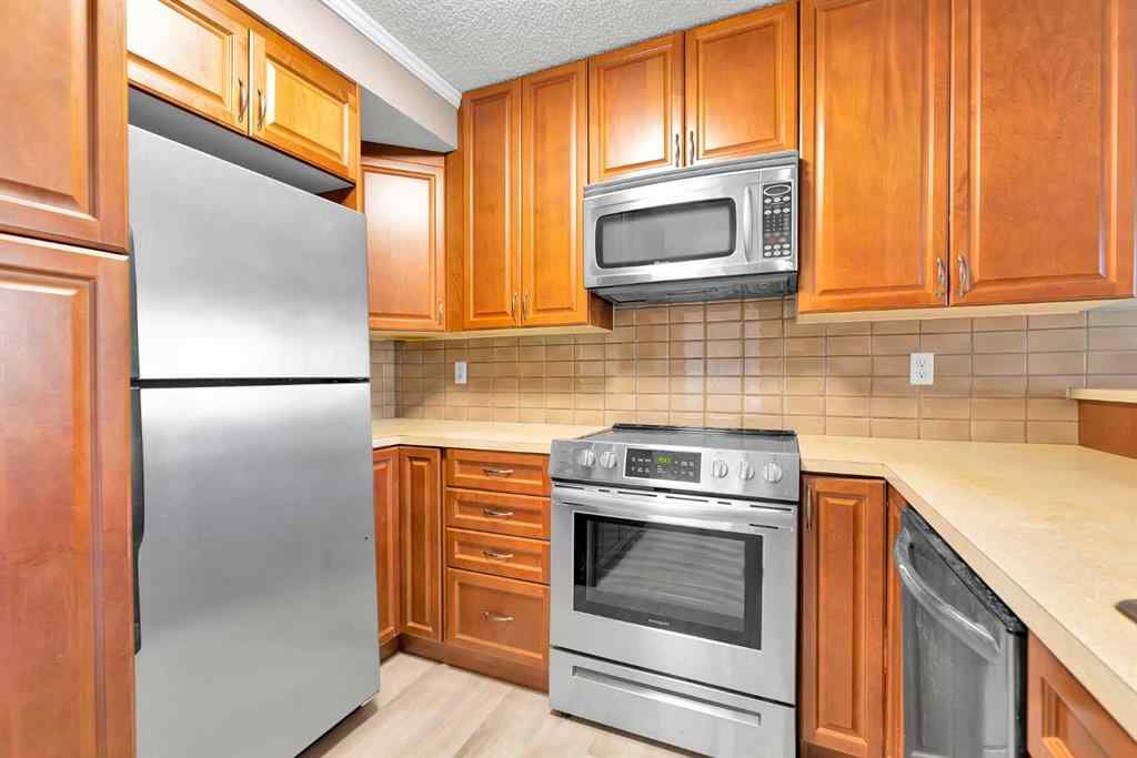 MLS® A2265438 - 47 Edgedale Road NW in Edgemont Calgary, Residential