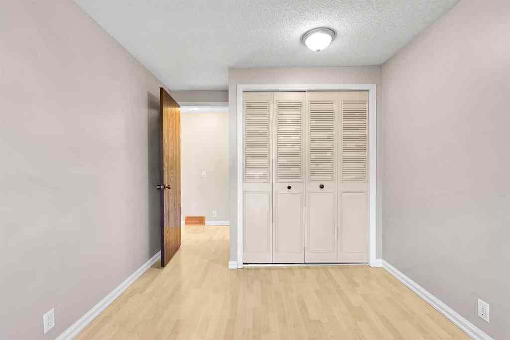 MLS® A2265438 - 47 Edgedale Road NW in Edgemont Calgary, Residential