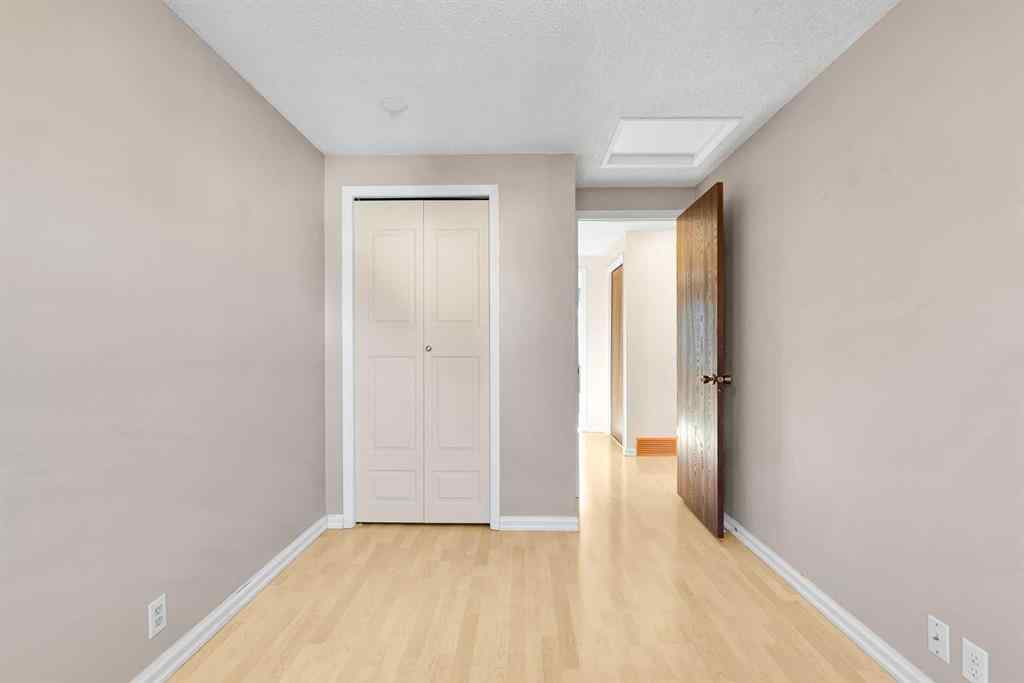 MLS® A2265438 - 47 Edgedale Road NW in Edgemont Calgary, Residential