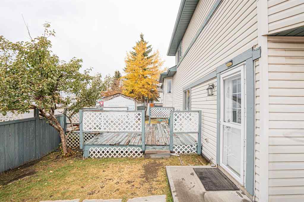 MLS® A2265443 - 8051 Laguna Way NE in Monterey Park Calgary, Residential
