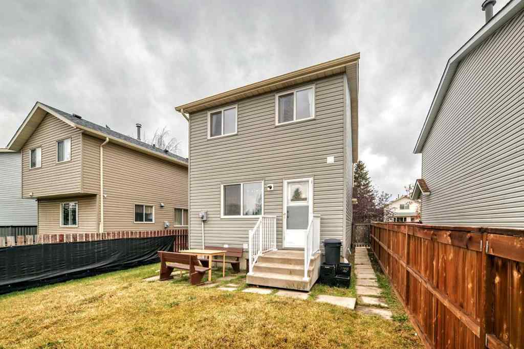 MLS® A2265444 - 6480 54 Street NE in Castleridge Calgary, Residential