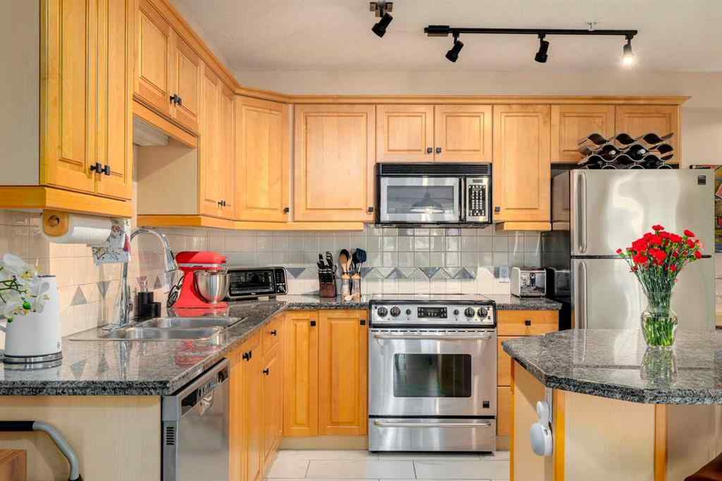 MLS® A2265445 - Unit #307 630 10 Street NW in Sunnyside Calgary, Residential