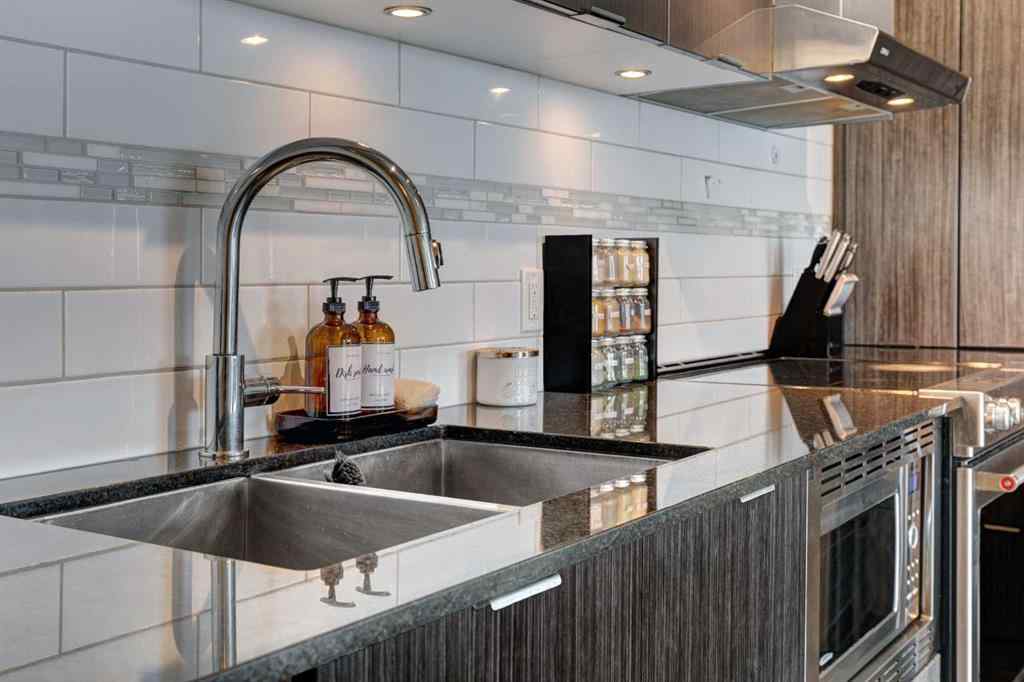 MLS® A2265449 - Unit #2108 930 6 Avenue SW in Downtown Commercial Core Calgary, Residential