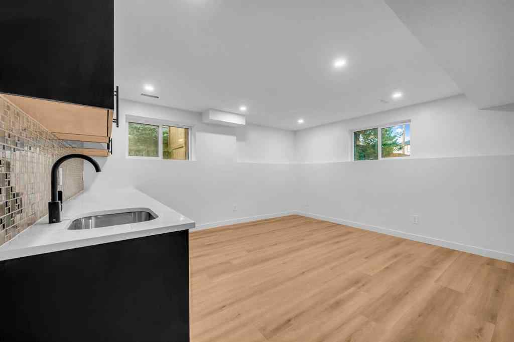 MLS® A2265453 - 423 Queensland Circle SE in Queensland Calgary, Residential