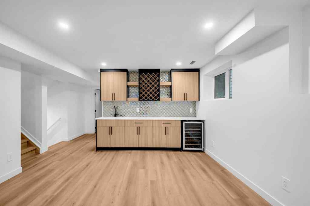 MLS® A2265453 - 423 Queensland Circle SE in Queensland Calgary, Residential