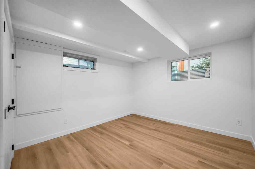 MLS® A2265453 - 423 Queensland Circle SE in Queensland Calgary, Residential