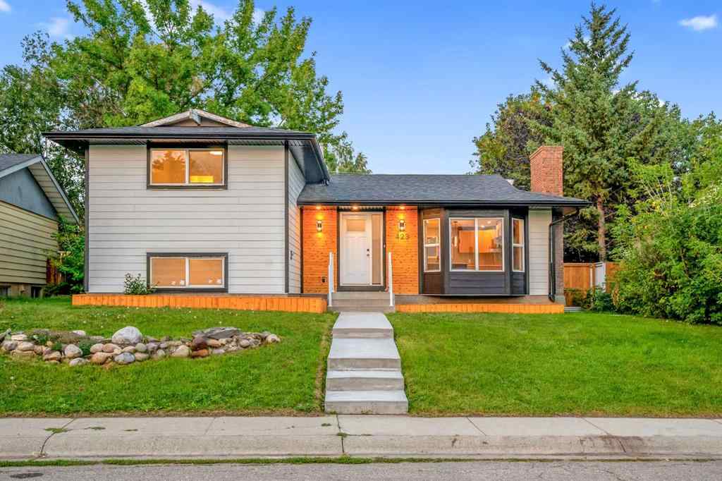 MLS® A2265453 - 423 Queensland Circle SE in Queensland Calgary, Residential