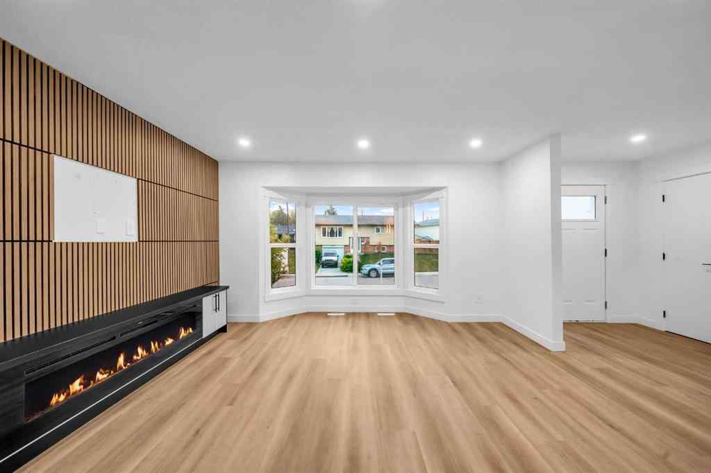 MLS® A2265453 - 423 Queensland Circle SE in Queensland Calgary, Residential