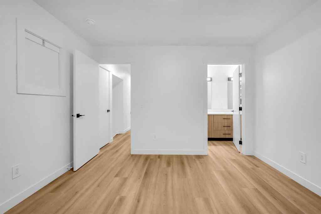 MLS® A2265453 - 423 Queensland Circle SE in Queensland Calgary, Residential