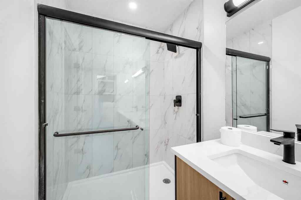 MLS® A2265453 - 423 Queensland Circle SE in Queensland Calgary, Residential