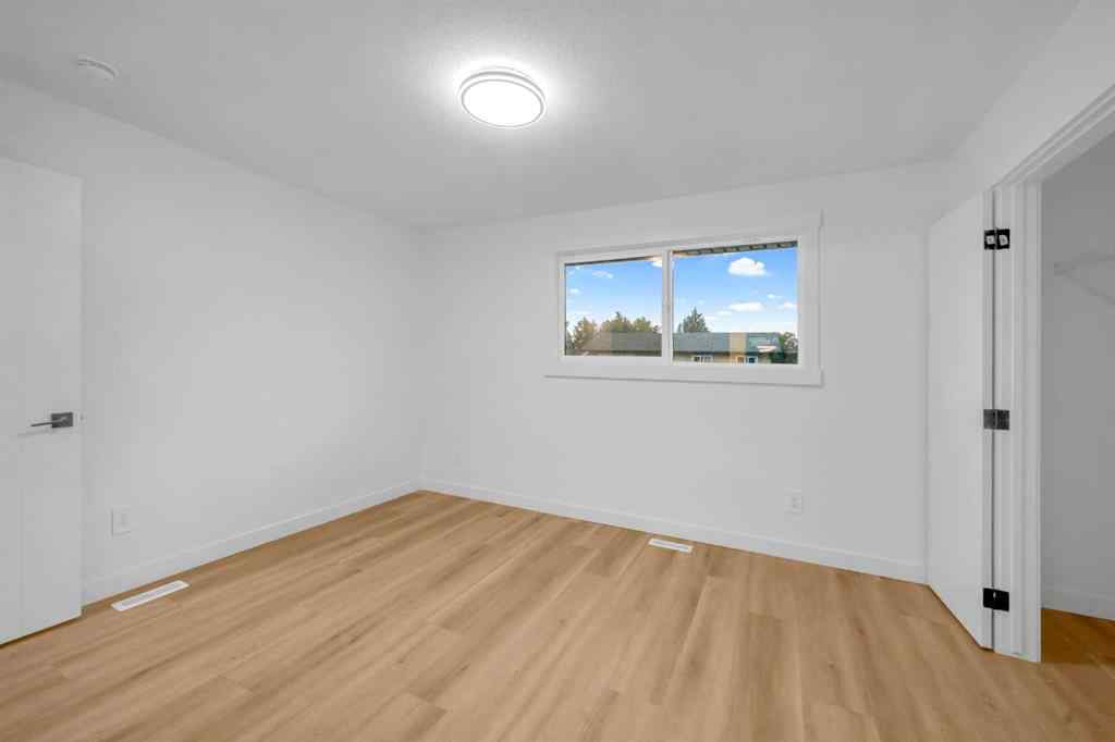 MLS® A2265453 - 423 Queensland Circle SE in Queensland Calgary, Residential