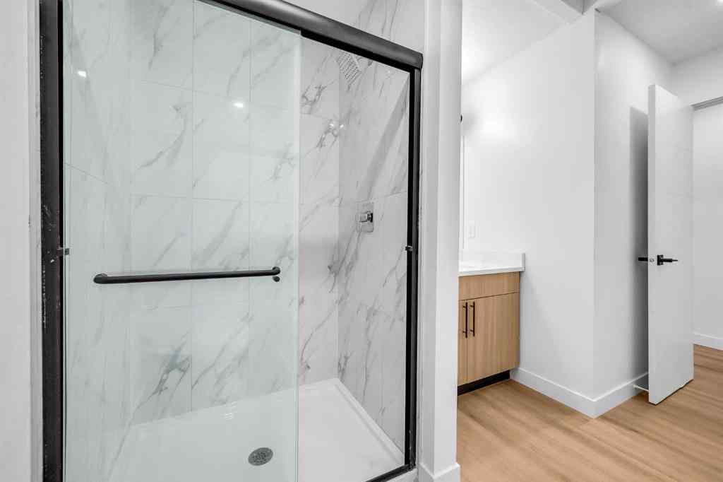 MLS® A2265453 - 423 Queensland Circle SE in Queensland Calgary, Residential