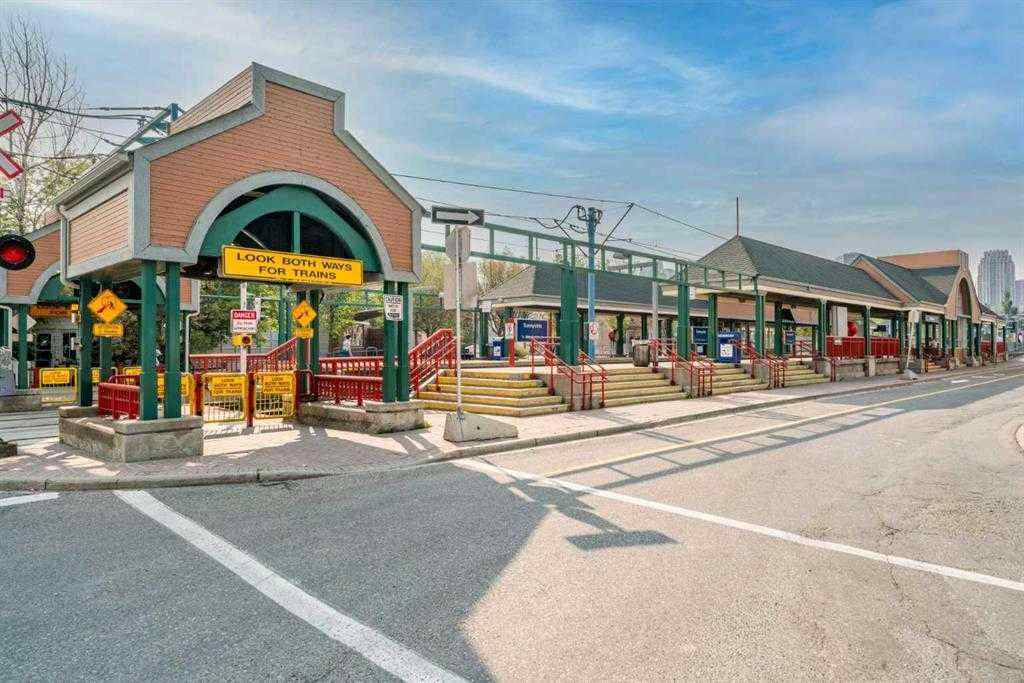 MLS® A2265458 - Unit #206 301 10 Street NW in Hillhurst Calgary, Residential