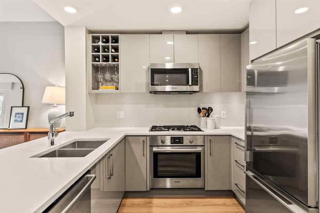 MLS® A2265458 - Unit #206 301 10 Street NW in Hillhurst Calgary, Residential