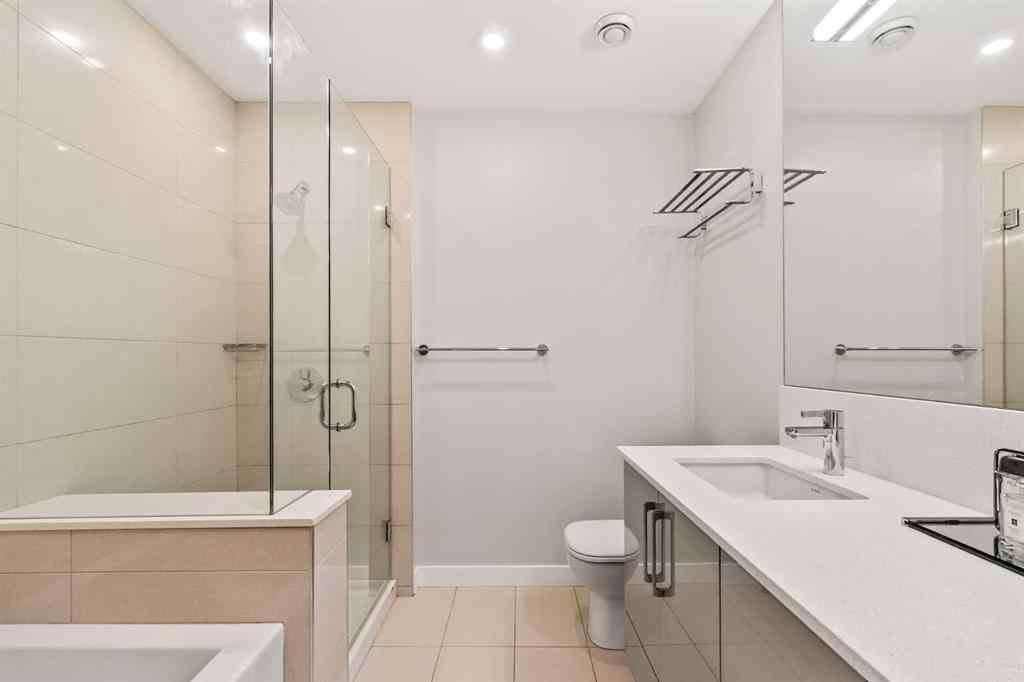 MLS® A2265458 - Unit #206 301 10 Street NW in Hillhurst Calgary, Residential