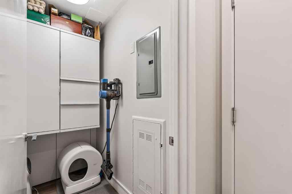 MLS® A2265458 - Unit #206 301 10 Street NW in Hillhurst Calgary, Residential