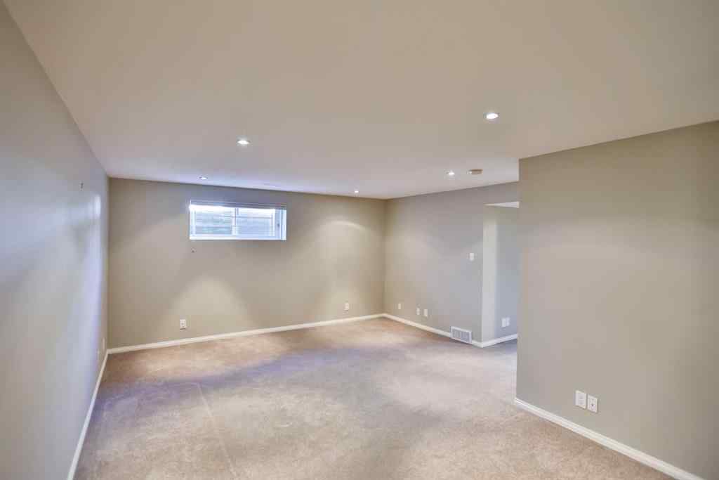 MLS® A2265459 - Unit #15 150 Fairmont Road S in Fairmont Lethbridge, Residential