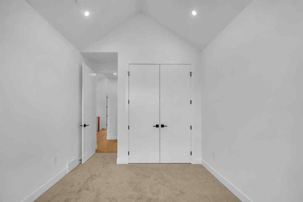 MLS® A2265468 - 3404 2 Street NW in Highwood Calgary, Residential