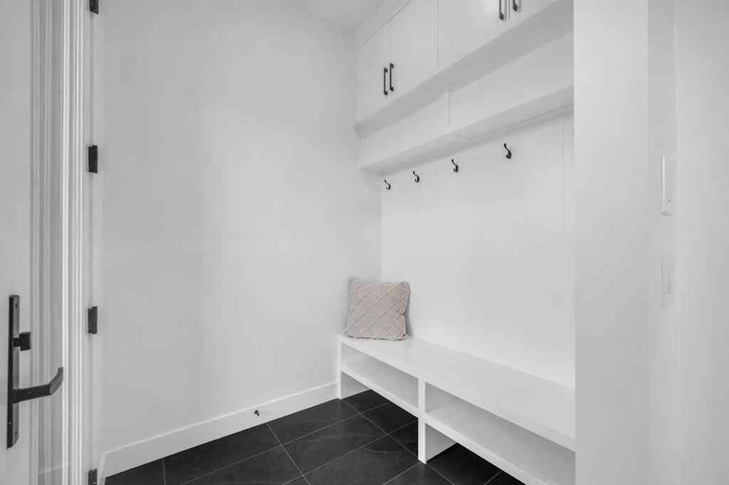 MLS® A2265468 - 3404 2 Street NW in Highwood Calgary, Residential