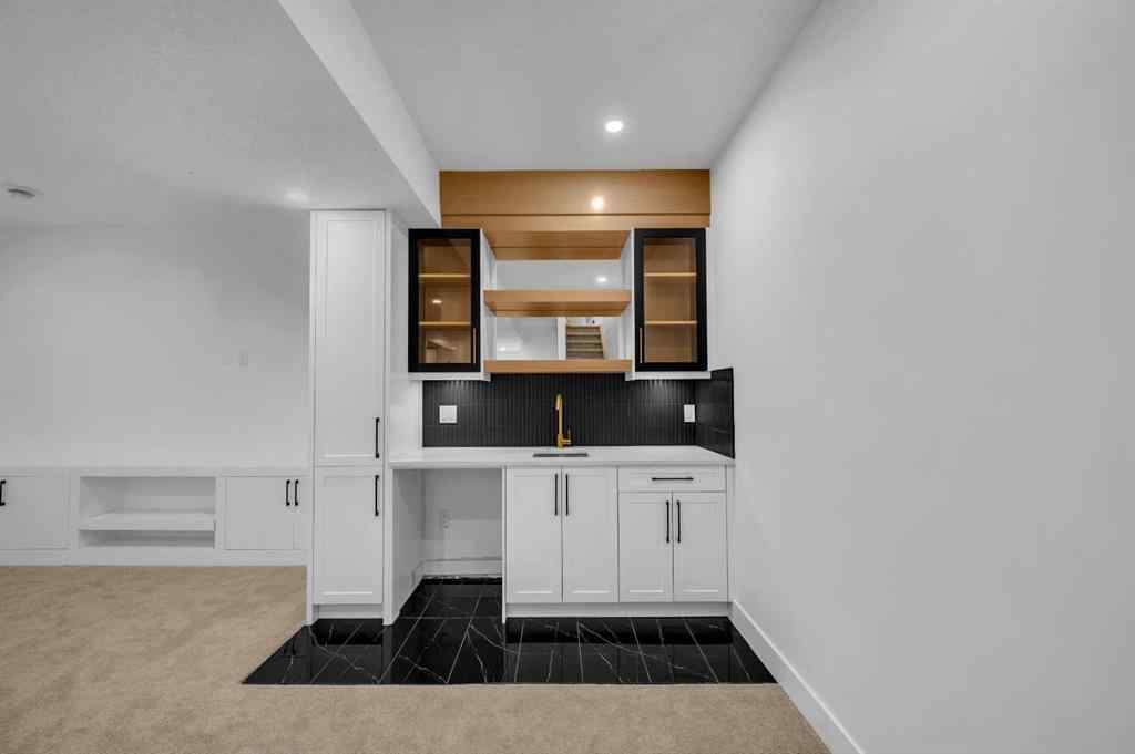 MLS® A2265468 - 3404 2 Street NW in Highwood Calgary, Residential