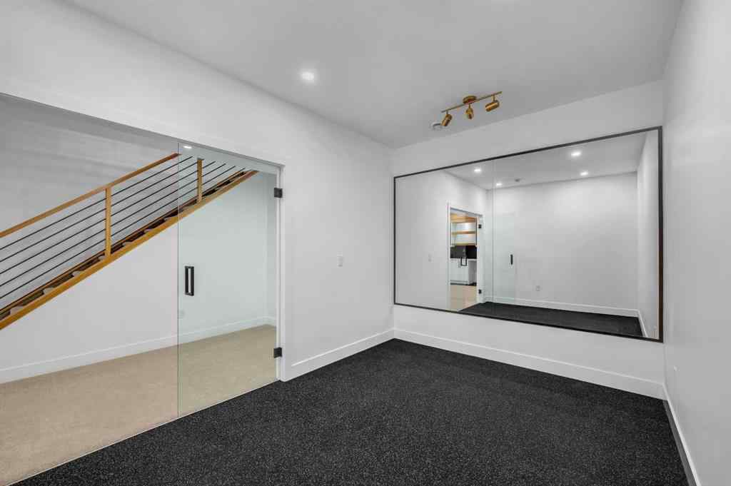 MLS® A2265468 - 3404 2 Street NW in Highwood Calgary, Residential