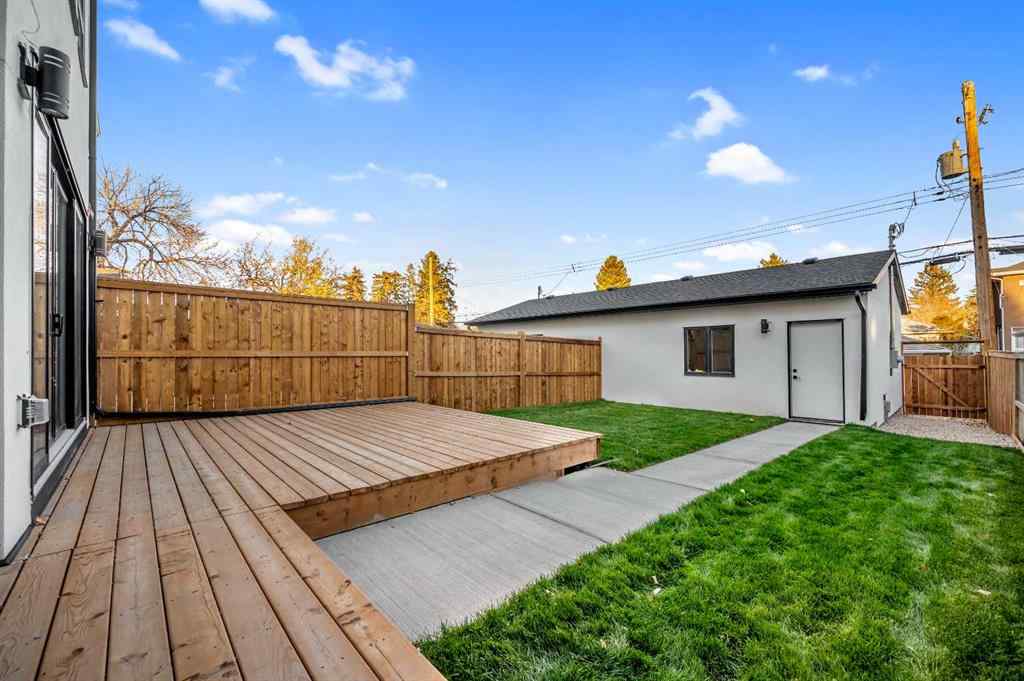 MLS® A2265468 - 3404 2 Street NW in Highwood Calgary, Residential