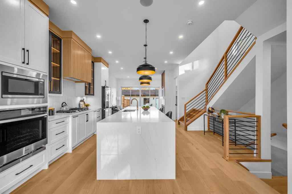 MLS® A2265468 - 3404 2 Street NW in Highwood Calgary, Residential