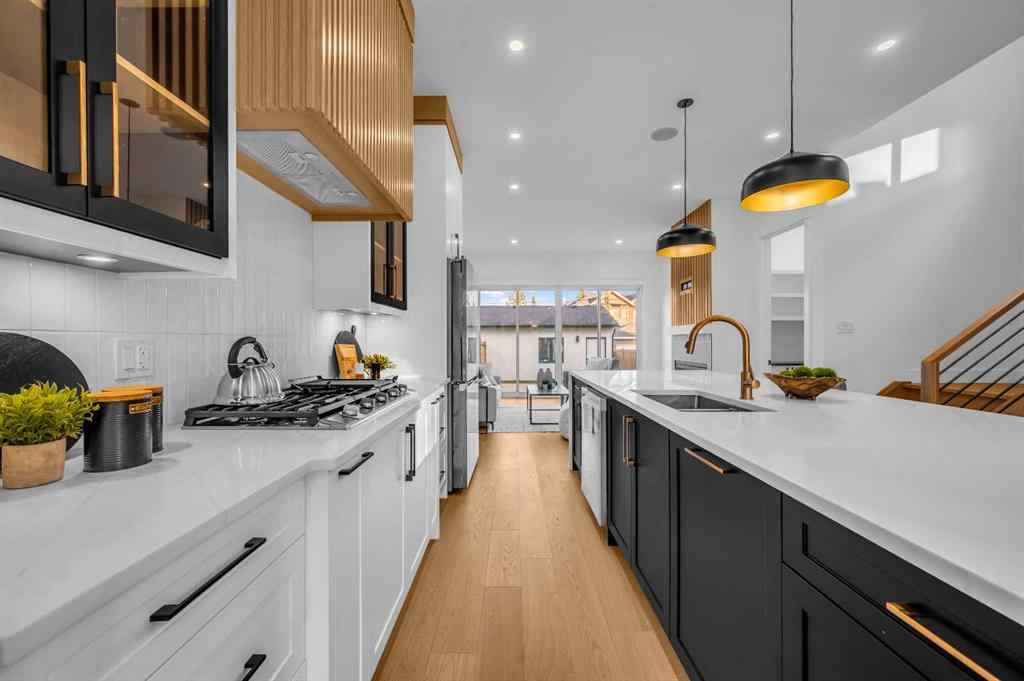 MLS® A2265468 - 3404 2 Street NW in Highwood Calgary, Residential