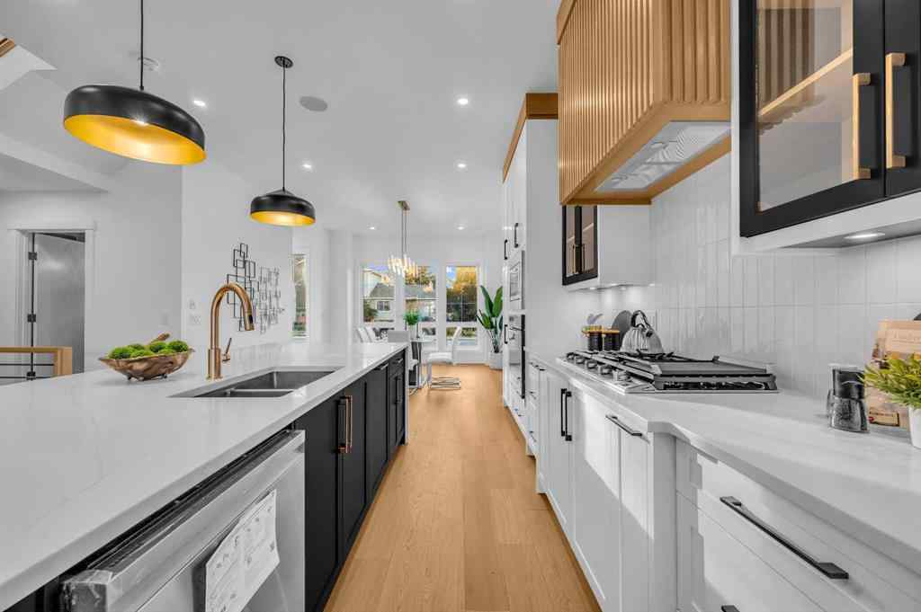 MLS® A2265468 - 3404 2 Street NW in Highwood Calgary, Residential