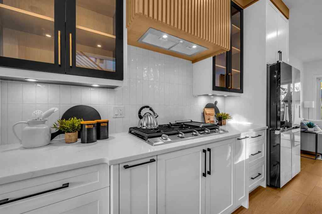 MLS® A2265468 - 3404 2 Street NW in Highwood Calgary, Residential