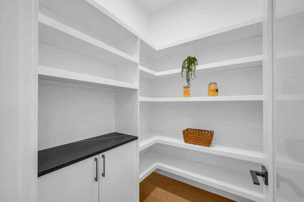 MLS® A2265468 - 3404 2 Street NW in Highwood Calgary, Residential