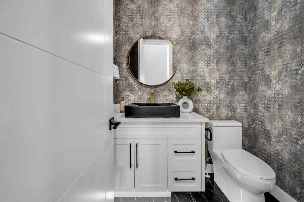 MLS® A2265468 - 3404 2 Street NW in Highwood Calgary, Residential