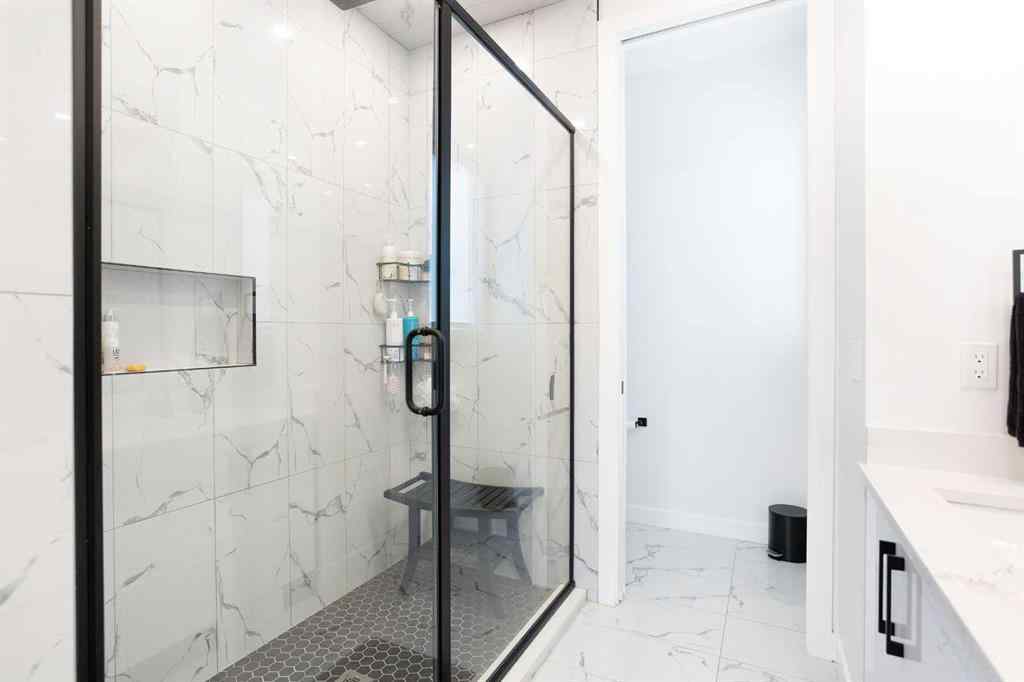 MLS® A2265469 - 4628 15 Avenue NW in Montgomery Calgary, Residential