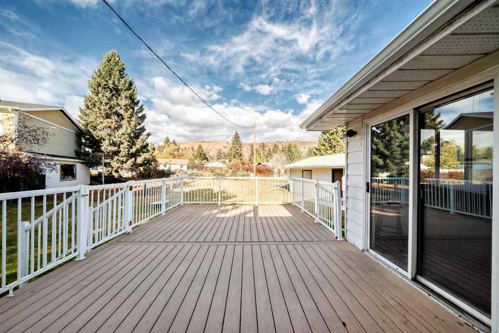 MLS® A2265474 - 408 First Street E in East End Cochrane, Residential